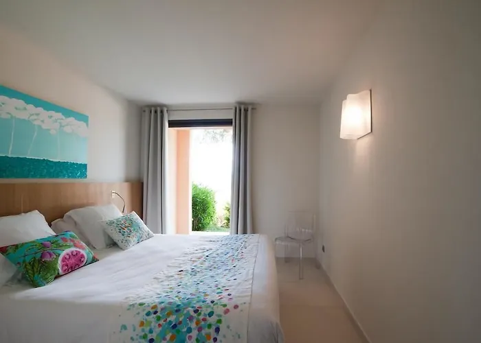 Les Hameaux De Santa Giulia Resort